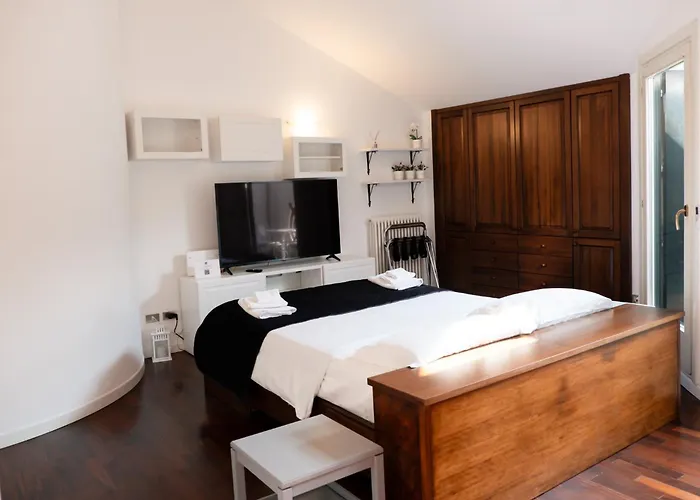 Le Mura Vecchie * Лекко